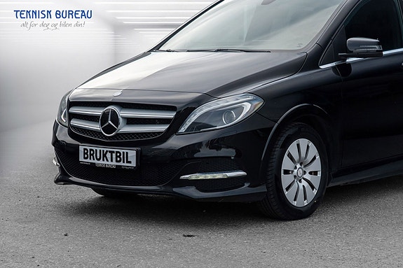 Mercedes-Benz B250 e 2 of 25
