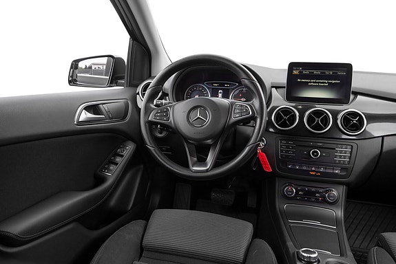 Mercedes-Benz B250 e 22 of 25