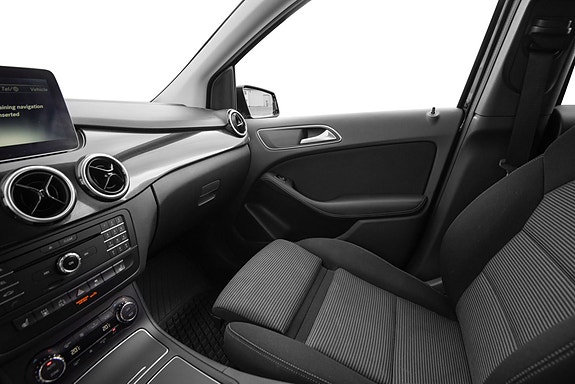 Mercedes-Benz B250 e 13 of 25