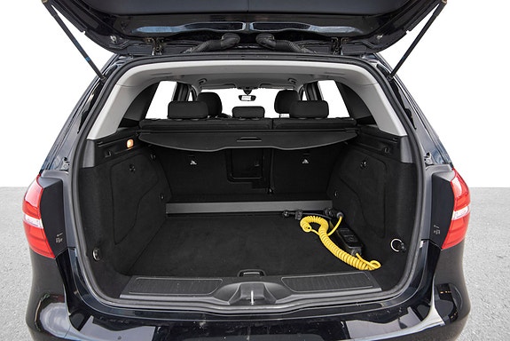 Mercedes-Benz B250 e 23 of 25