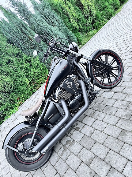 Kawasaki VN 900 Custom 4 of 8