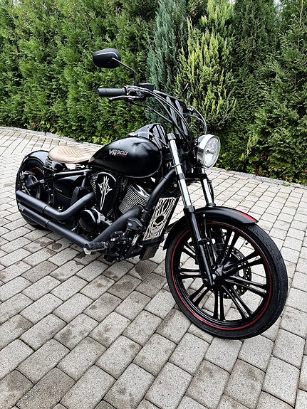 Kawasaki VN 900 Custom 6 of 8
