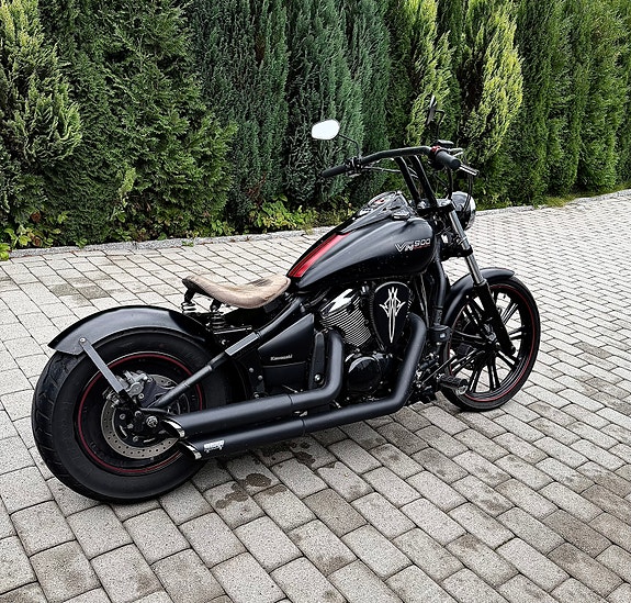 Kawasaki VN 900 Custom 2 of 8