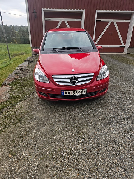 Mercedes-Benz B150 6 of 23
