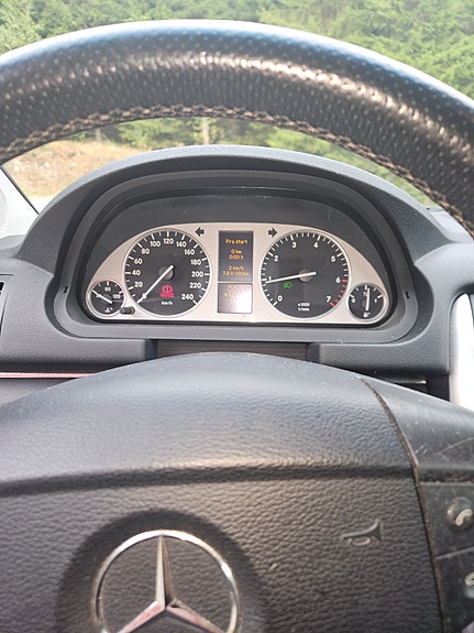 Mercedes-Benz B150 7 of 23