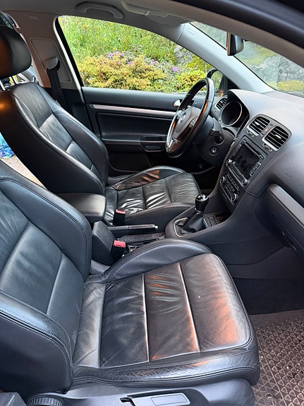 Volkswagen Golf VI 7 of 12