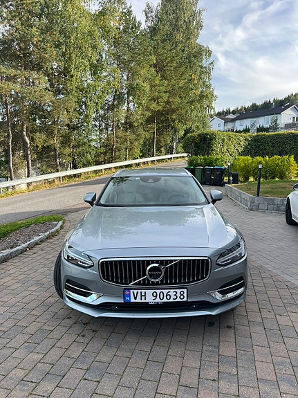 Volvo V90 2 of 12