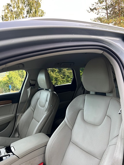 Volvo V90 8 of 12