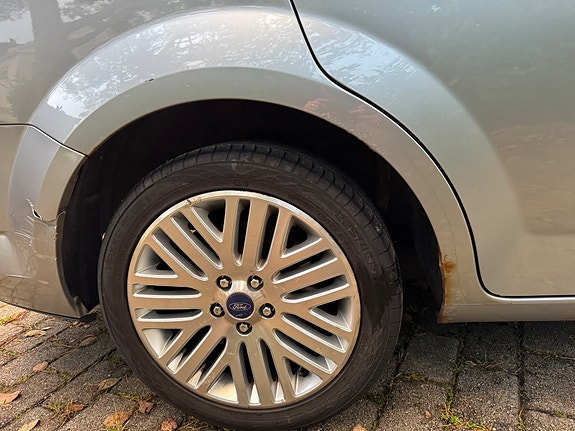 Ford Mondeo 9 of 16