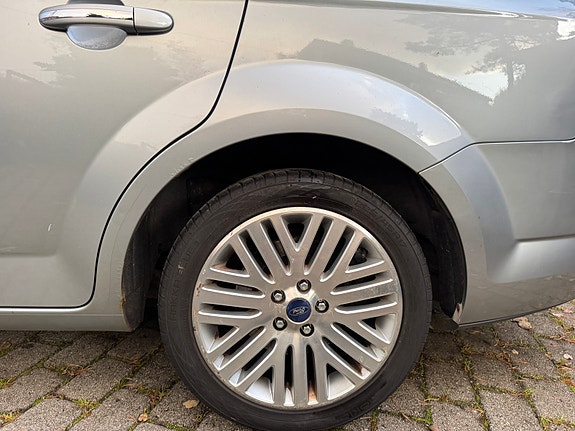 Ford Mondeo 10 of 16