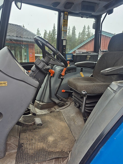 New Holland 7635 13 of 15