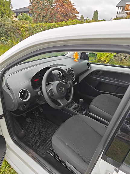 Volkswagen UP! 9 of 9