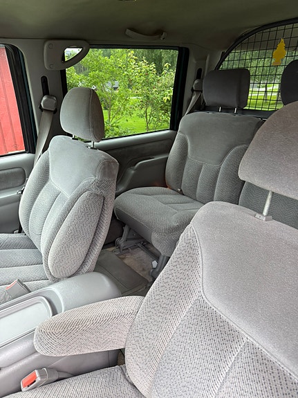Chevrolet Suburban 6 of 6