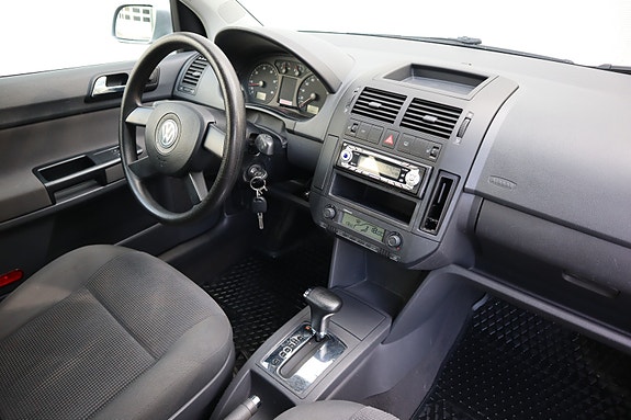 Volkswagen Polo 19 of 22