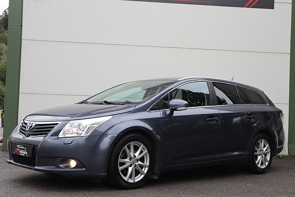 Toyota Avensis 3 of 30