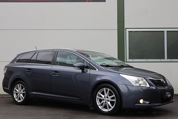 Toyota Avensis 8 of 30