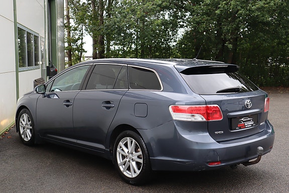 Toyota Avensis 14 of 30