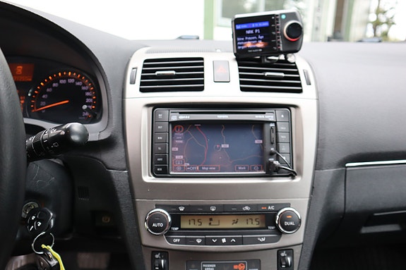 Toyota Avensis 30 of 30