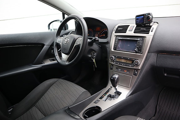Toyota Avensis 21 of 30