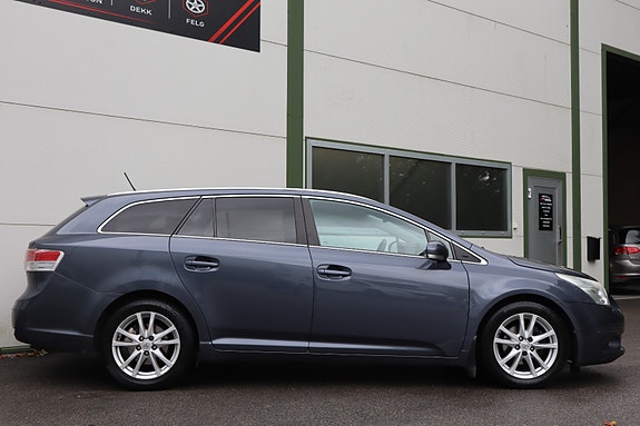 Toyota Avensis 9 of 30