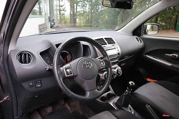 Toyota Urban Cruiser 18 of 30