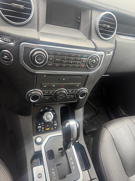 Land Rover Discovery 4 8 of 8