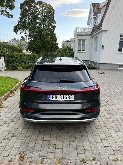 Audi e-tron 6 of 18