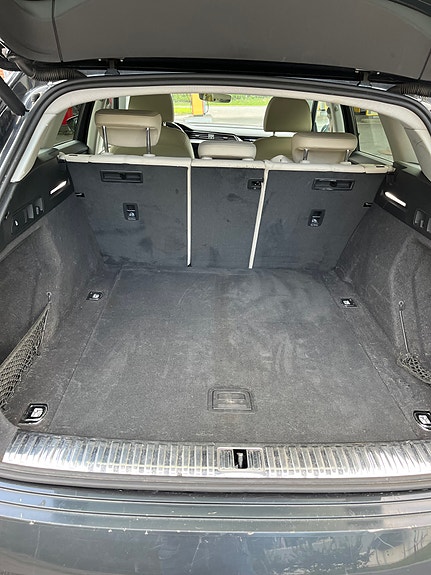 Audi e-tron 11 of 18
