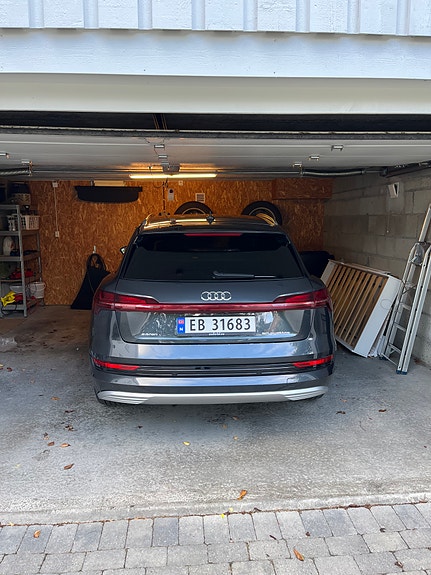 Audi e-tron 16 of 18