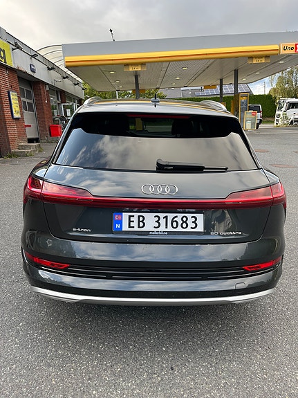 Audi e-tron 2 of 18