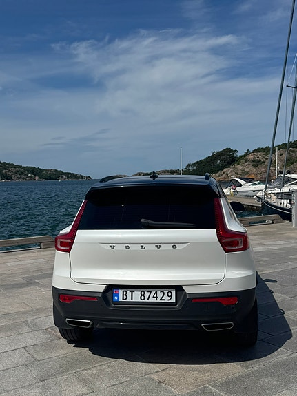 Volvo XC40 9 of 22