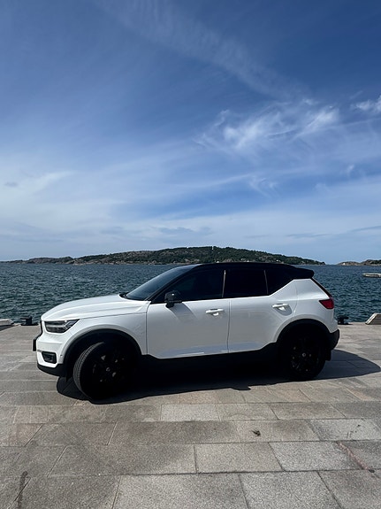 Volvo XC40 4 of 22