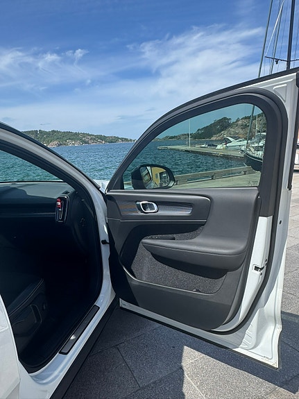 Volvo XC40 18 of 22
