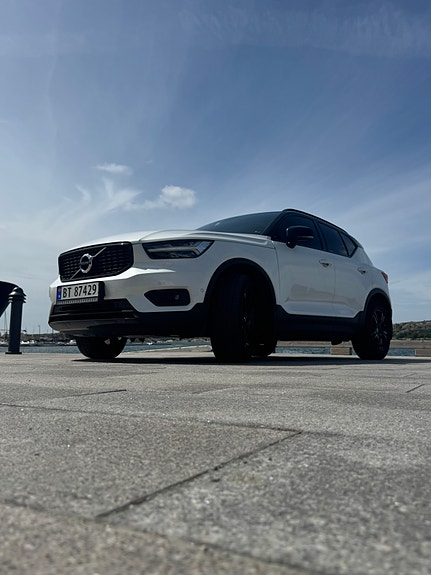 Volvo XC40 5 of 22