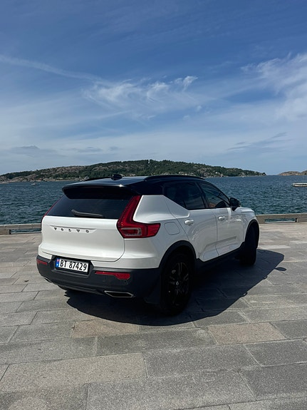 Volvo XC40 8 of 22