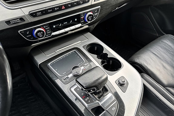 Audi Q7 20 of 24