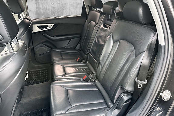 Audi Q7 11 of 24