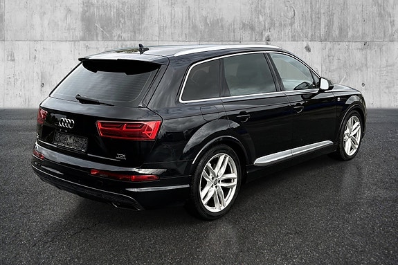 Audi Q7 5 of 24