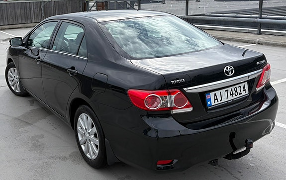 Toyota Corolla 3 of 15