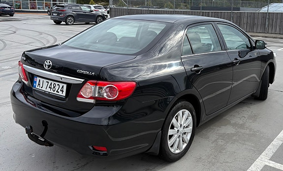 Toyota Corolla 4 of 15