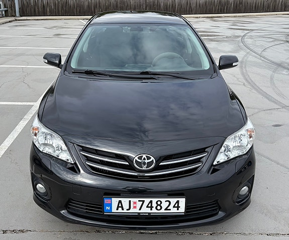 Toyota Corolla 5 of 15
