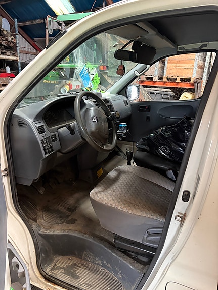 Toyota HiAce 8 of 8