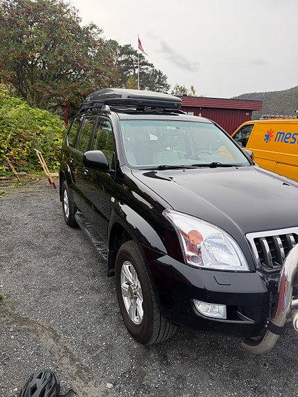 Toyota Land Cruiser 2 of 30