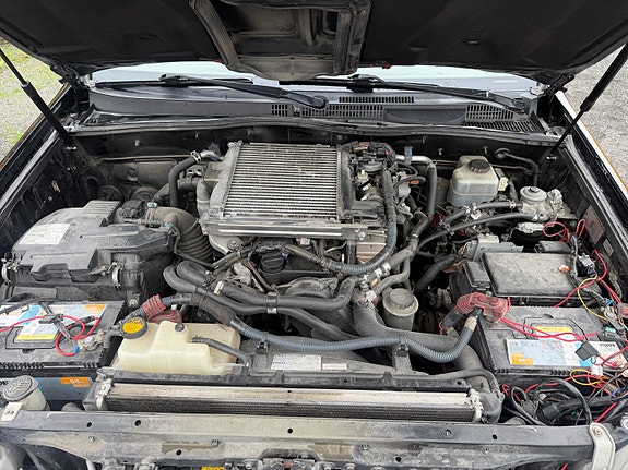 Toyota Land Cruiser 13 of 30