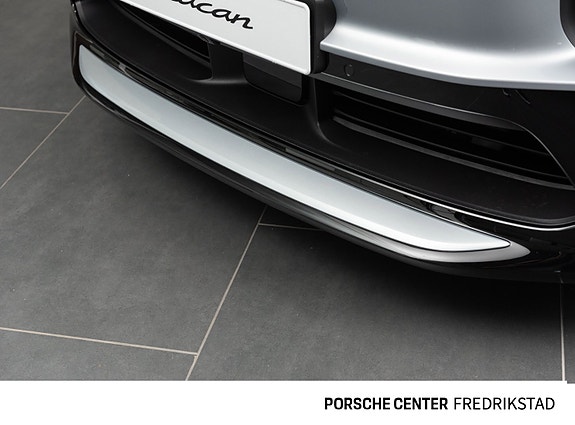 Porsche Macan 22 of 30