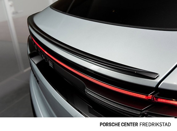 Porsche Macan 16 of 30