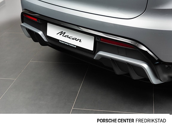 Porsche Macan 10 of 30