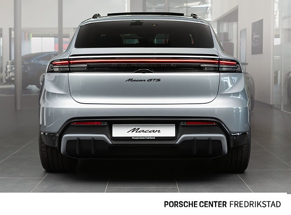 Porsche Macan 4 of 30