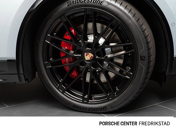 Porsche Macan 15 of 30