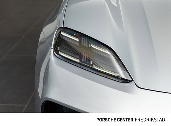 Porsche Macan 7 of 30